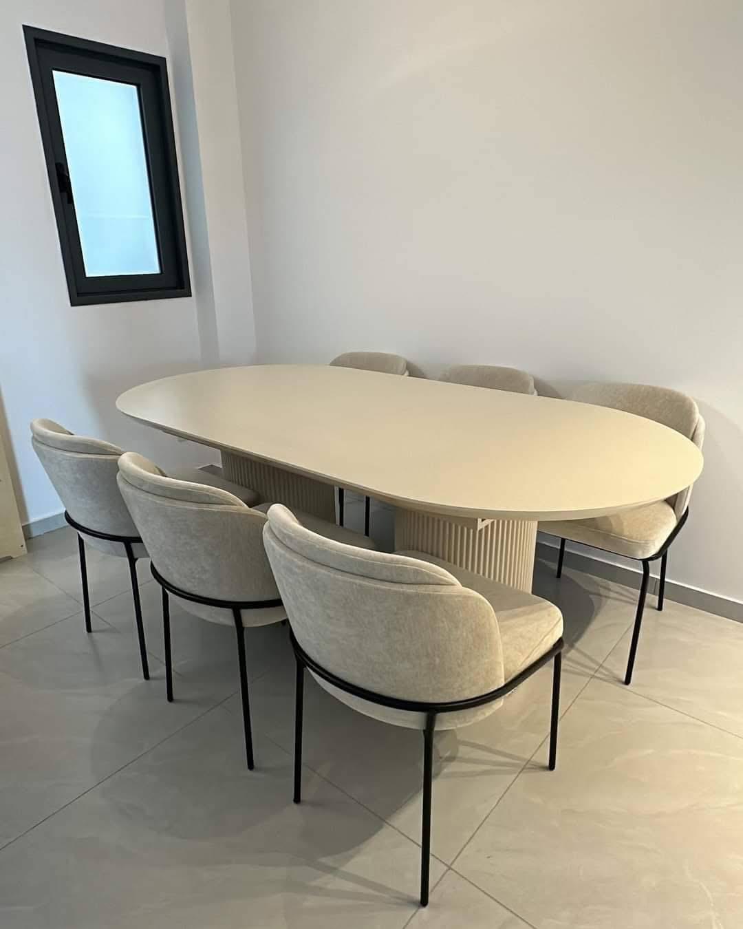 פינת אוכל + 6 כסאות במבחר צבעים