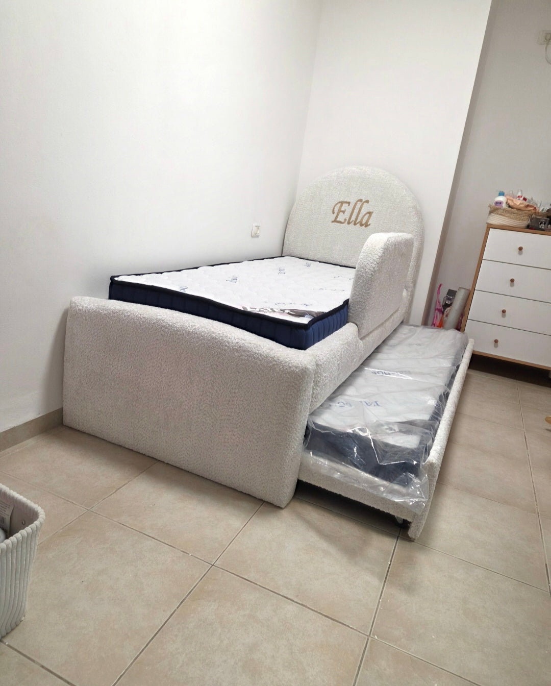 מיטת נוער מרופדת עם מיטת חבר ומזרן ויסקו